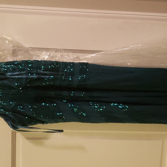 Green Prom/Wedding guest/Formal Occasion Dress St. PATRICK'S DAY - Picture 11 of 16
